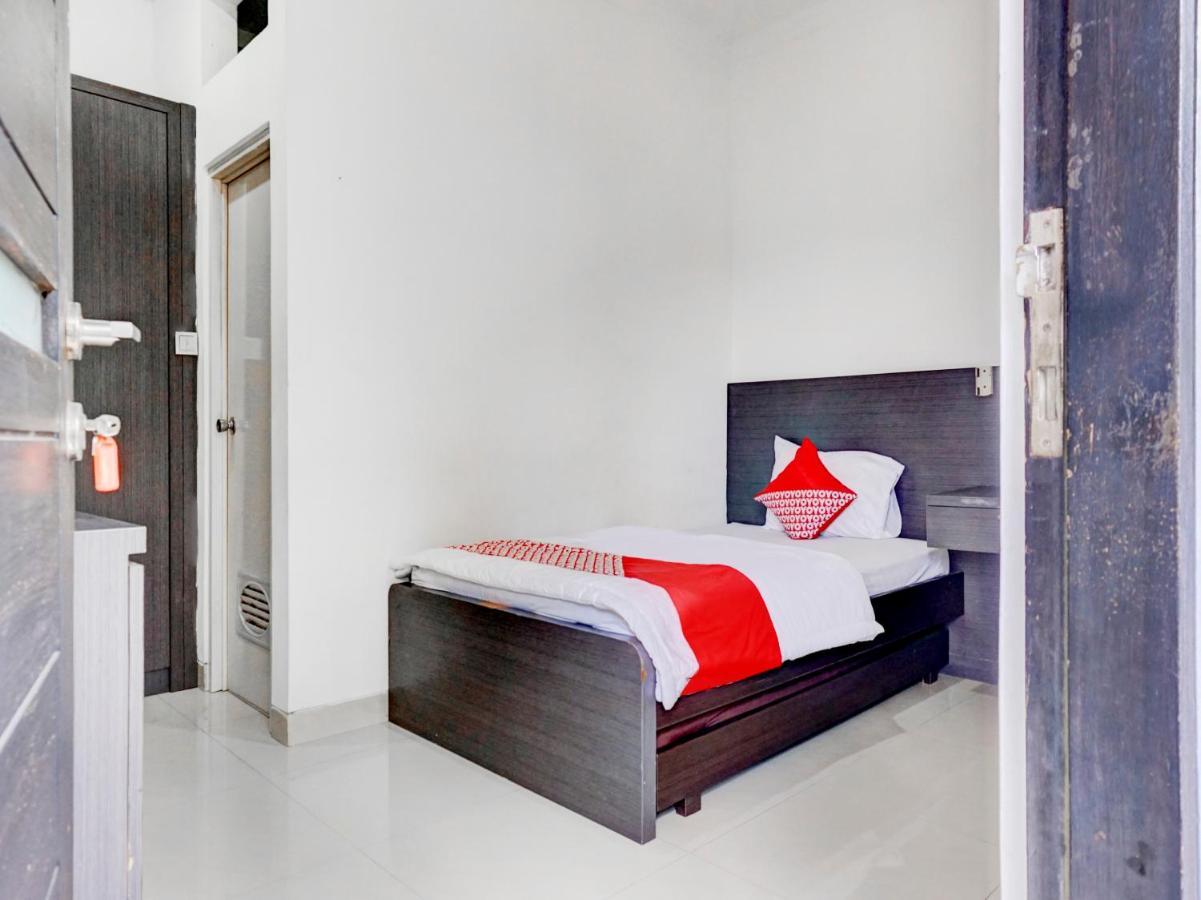 Oyo 90438 Mampang 34 Residence Giacarta Esterno foto